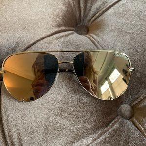 🕶 QUAY HIGH KEY MIRRORED SUNNIES 🕶